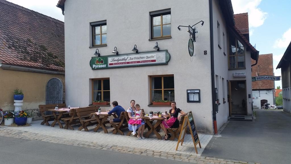 Zur Frischen Quelle Hotell Oberasbach Exteriör bild
