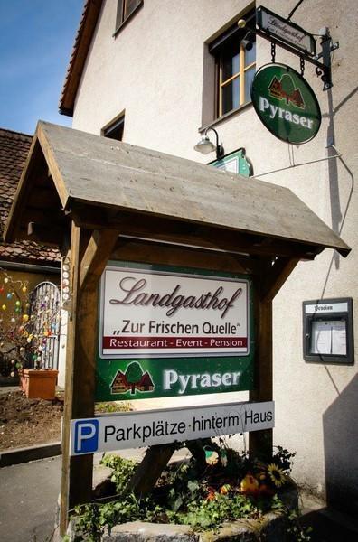 Zur Frischen Quelle Hotell Oberasbach Exteriör bild