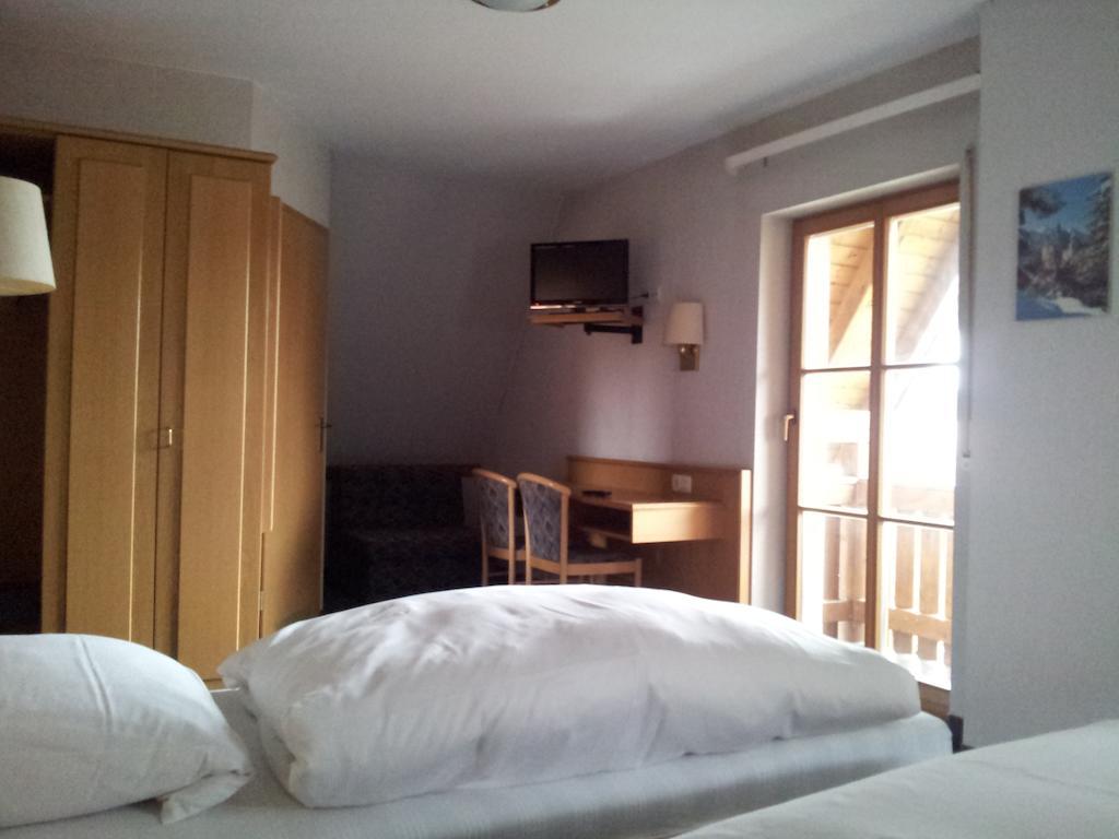 Zur Frischen Quelle Hotell Oberasbach Rum bild