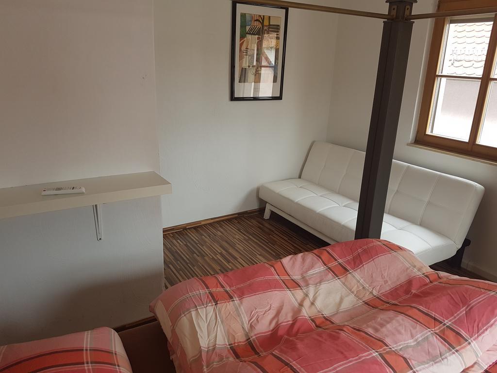 Zur Frischen Quelle Hotell Oberasbach Exteriör bild